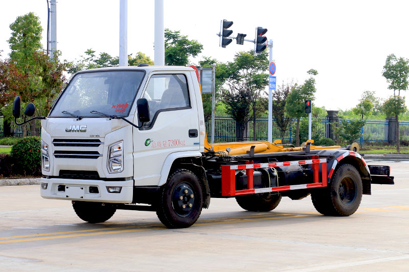 江鈴順達3360軸距勾臂垃圾車(chē)（選裝套臂） 5方生(shēng)活垃圾箱 建築垃圾箱