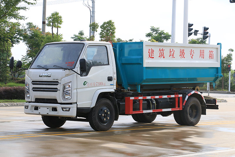 江鈴順達3360軸距勾臂垃圾車(chē)（選裝套臂） 5方生(shēng)活垃圾箱 建築垃圾箱