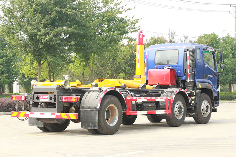 福田小(xiǎo)三軸6缸套臂垃圾車(chē) 20方